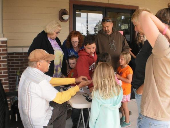 GTAS member Richard Kuschell shows his meteorite collection. Always a hit.
