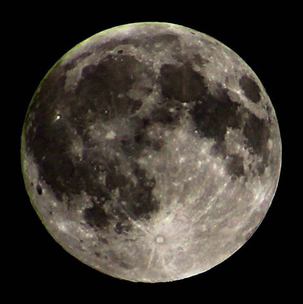 Tycho's rays at full moon