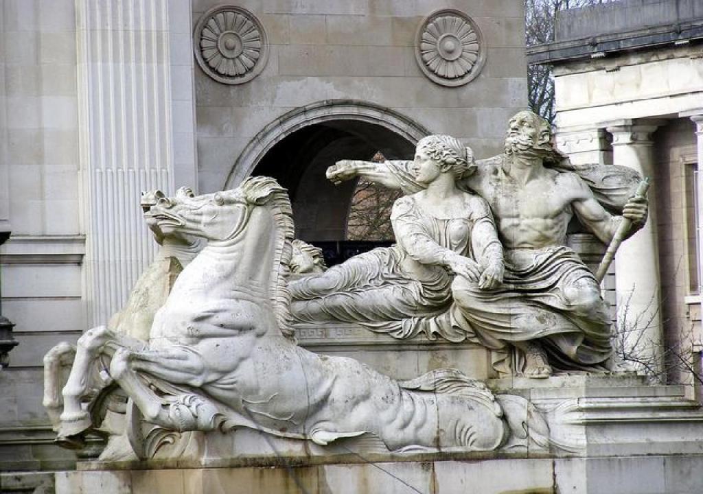 One of the many sculptures of Persephone and Hades.